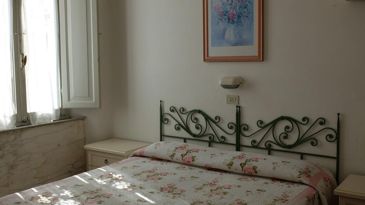 Villa La Fonte Marina di Pietrasanta Pokoj fotografie